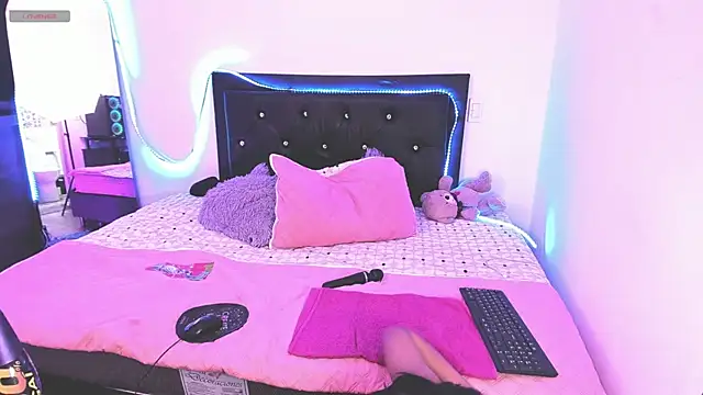 Snapshot of samiacooper25 chatting on 19, 11, 2025 samiacooper25 online show from 19, 11, 2025