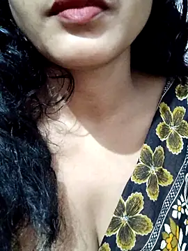 Snapshot of spicysuhana chatting on 15, 9, 2025 spicysuhana online show from 15, 9, 2025