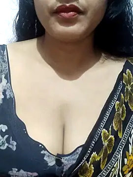 Snapshot of spicysuhana chatting on 8, 10, 2025 spicysuhana online show from 8, 10, 2025