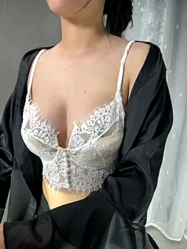 Snapshot of Voyerra_g chatting on 8, 11, 2025 Voyerra g online show from 8, 11, 2025