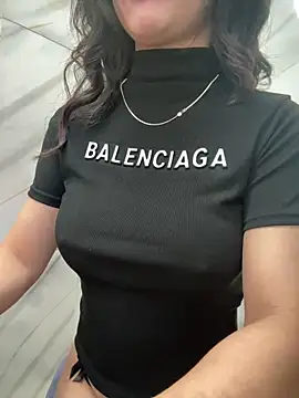 Snapshot of Voyerra_g chatting on 5, 12, 2025 Voyerra g online show from 5, 12, 2025