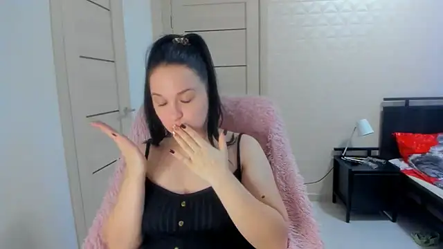 Snapshot of VoxxAura chatting on 17, 12, 2025 VoxxAura online show from 17, 12, 2025