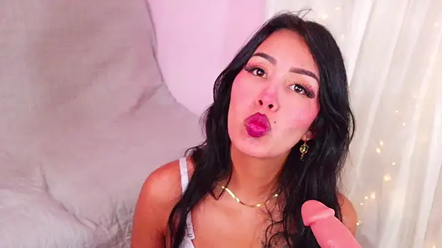 Snapshot of Miss_Charlottet chatting on 18, 6, 2026 Miss Charlottet online show from 18, 6, 2026