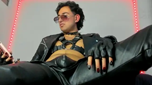 Snapshot of Alexxx_savage chatting on 5, 11, 2025 Alexxx savage online show from 5, 11, 2025