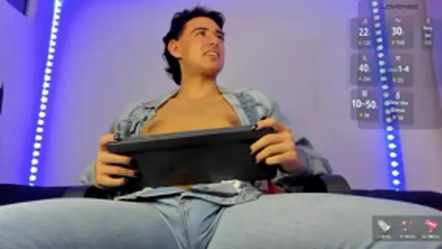 Snapshot of Alexxx_savage chatting on 12, 11, 2025 Alexxx savage online show from 12, 11, 2025