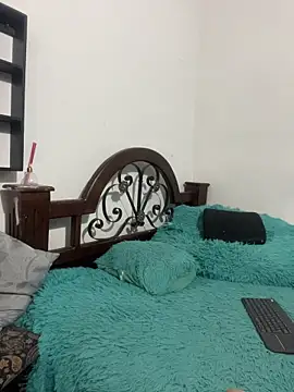 Snapshot of ALMAWHITE chatting on 8, 11, 2025 ALMAWHITE online show from 8, 11, 2025