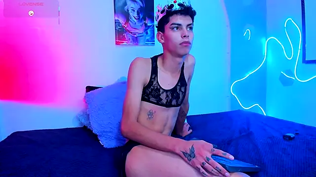 Snapshot of Room_69x chatting on 25, 9, 2025 Room 69x online show from 25, 9, 2025