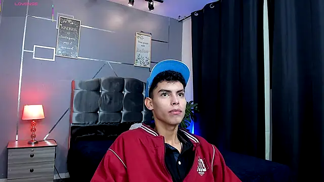 Snapshot of Room_69x chatting on 17, 10, 2025 Room 69x online show from 17, 10, 2025