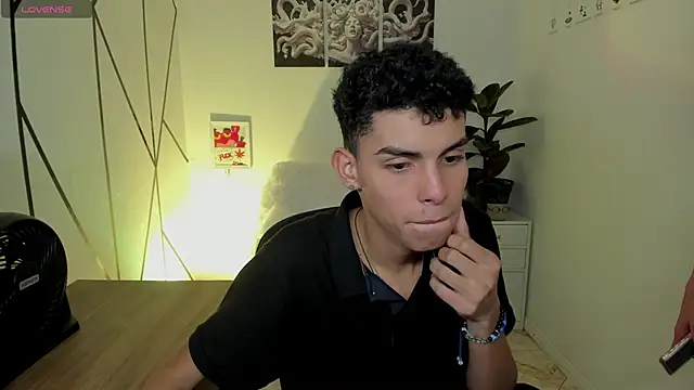 Snapshot of Room_69x chatting on 6, 11, 2025 Room 69x online show from 6, 11, 2025