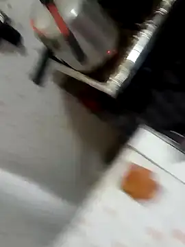 Snapshot of linda_luna29 chatting on 25, 10, 2025 linda luna29 online show from 25, 10, 2025