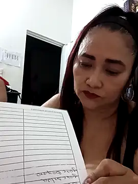 Snapshot of linda_luna29 chatting on 15, 11, 2025 linda luna29 online show from 15, 11, 2025