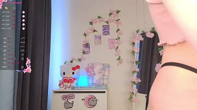 Snapshot of roxydolll chatting on 14, 7, 2026 roxydolll online show from 14, 7, 2026