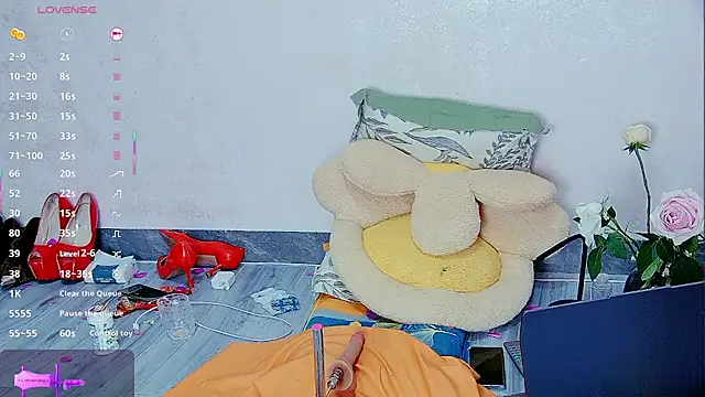 Snapshot of Solsken_ chatting on 27, 9, 2025 Solsken online show from 27, 9, 2025