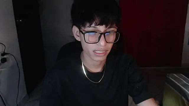 Snapshot of sung_yol chatting on 3, 10, 2025 sung yol online show from 3, 10, 2025