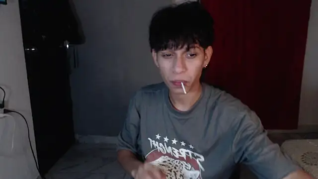 Snapshot of sung_yol chatting on 12, 10, 2025 sung yol online show from 12, 10, 2025