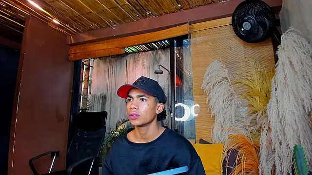 Snapshot of AlanCutee chatting on 17, 12, 2025 AlanCutee online show from 17, 12, 2025