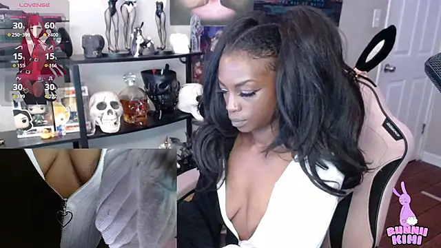 Snapshot of bunniikimi chatting on 16, 9, 2025 bunniikimi online show from 16, 9, 2025