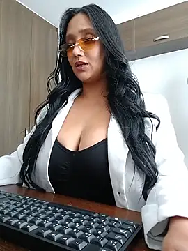 Snapshot of Esmeralda333 chatting on 15, 5, 2026 Esmeralda333 online show from 15, 5, 2026