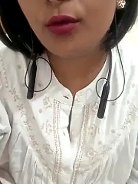 Snapshot of Queen_Kushi4 chatting on 3, 5, 2026 Queen Kushi4 online show from 3, 5, 2026