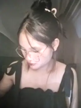 Snapshot of saronla_03 chatting on 11, 9, 2025 saronla 03 online show from 11, 9, 2025