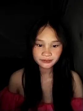 Snapshot of saronla_03 chatting on 4, 10, 2025 saronla 03 online show from 4, 10, 2025