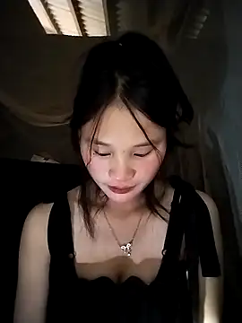 Snapshot of saronla_03 chatting on 8, 10, 2025 saronla 03 online show from 8, 10, 2025