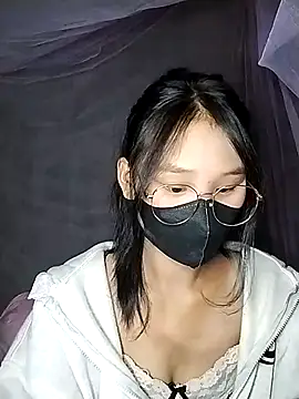 Snapshot of saronla_03 chatting on 5, 11, 2025 saronla 03 online show from 5, 11, 2025