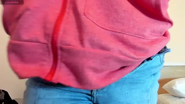 Snapshot of BellaNixs chatting on 10, 9, 2025 BellaNixs online show from 10, 9, 2025