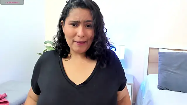 Snapshot of BellaNixs chatting on 12, 9, 2025 BellaNixs online show from 12, 9, 2025