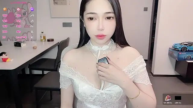 Snapshot of Scarlett-bb chatting on 17, 10, 2025 Scarlett-bb online show from 17, 10, 2025