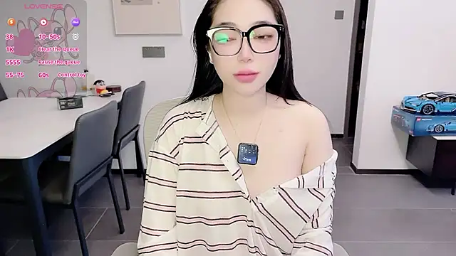 Snapshot of Scarlett-bb chatting on 5, 11, 2025 Scarlett-bb online show from 5, 11, 2025