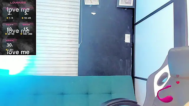 SamaraAnders  online show from 4, 11, 2025