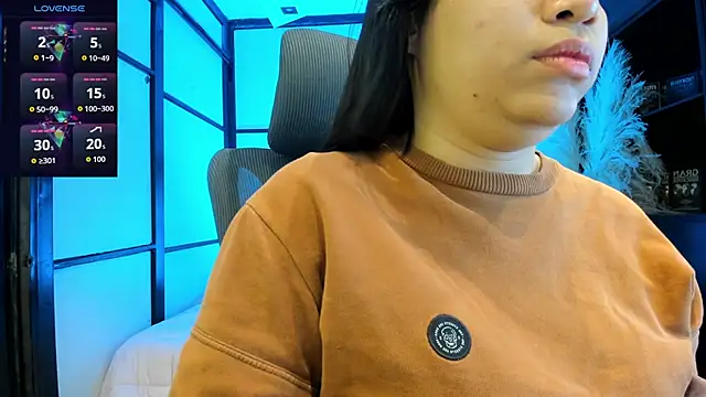 SamaraAnders  online show from 9, 4, 2026