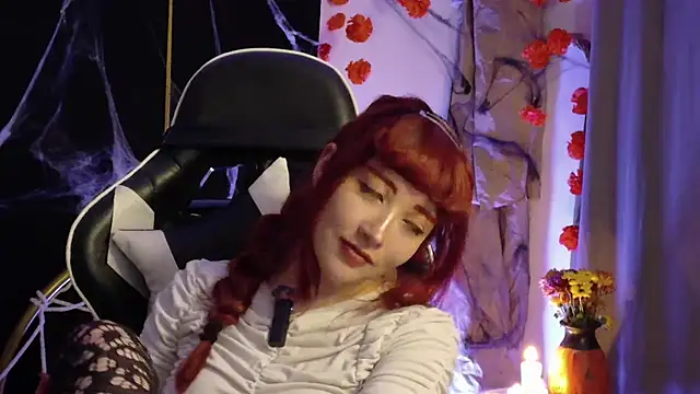 Snapshot of lunnaa_ chatting on 29, 10, 2025 lunnaa online show from 29, 10, 2025