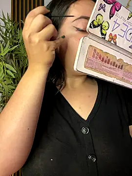 Snapshot of sara_roy04_ chatting on 18, 9, 2025 sara roy04  online show from 18, 9, 2025