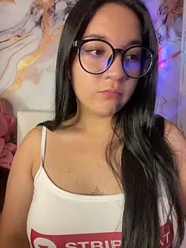 Snapshot of sara_roy04_ chatting on 30, 9, 2025 sara roy04  online show from 30, 9, 2025