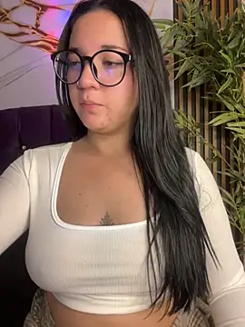 Snapshot of sara_roy04_ chatting on 1, 10, 2025 sara roy04  online show from 1, 10, 2025