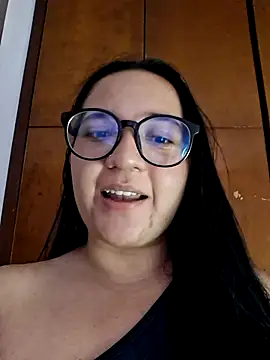 Snapshot of sara_roy04_ chatting on 8, 10, 2025 sara roy04  online show from 8, 10, 2025