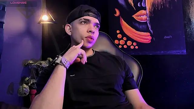 Snapshot of Eryonbradley chatting on 6, 11, 2025 Eryonbradley online show from 6, 11, 2025