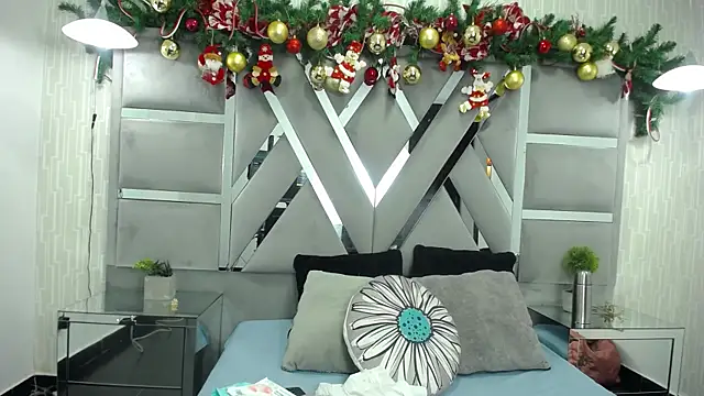 MonzerratBoyer online show from 12, 1, 2026