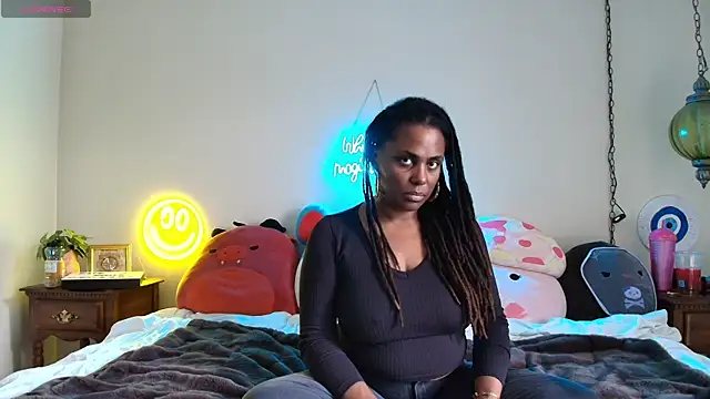 Snapshot of GigiMcFee chatting on 23, 9, 2025 GigiMcFee online show from 23, 9, 2025