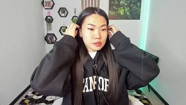 LunaPurrr online show from 26, 11, 2025