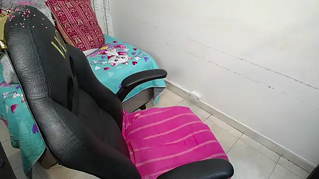 Snapshot of heluejamil chatting on 12, 1, 2026 heluejamil online show from 12, 1, 2026