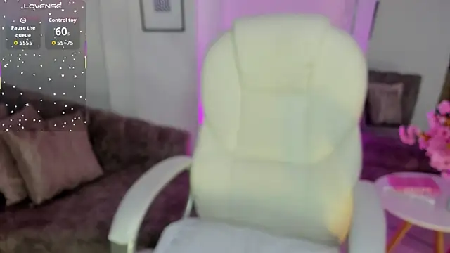 Snapshot of Melina_Rouge chatting on 21, 11, 2025 Melina Rouge online show from 21, 11, 2025