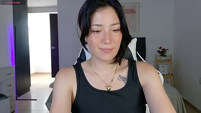 Eliih 01 online show from 4, 11, 2025