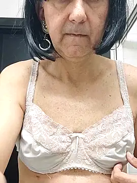 Emily de Carla online show from 13, 10, 2025