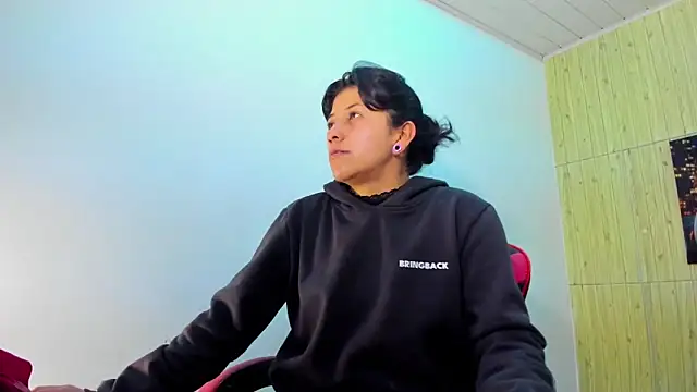 Snapshot of Raven_Rouge_ chatting on 22, 10, 2025 Raven Rouge online show from 22, 10, 2025