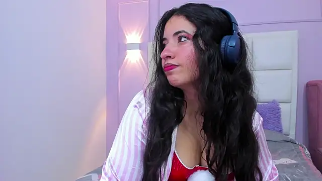 Nicol Chang online show from 2, 12, 2025