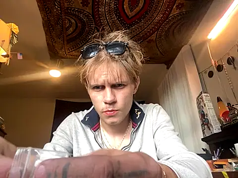 Snapshot of XanderOzzz chatting on 21, 10, 2025 XanderOzzz online show from 21, 10, 2025