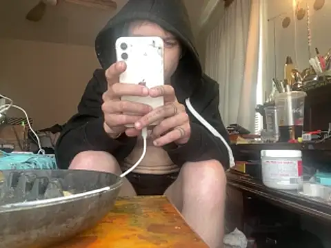 Snapshot of XanderOzzz chatting on 17, 12, 2025 XanderOzzz online show from 17, 12, 2025